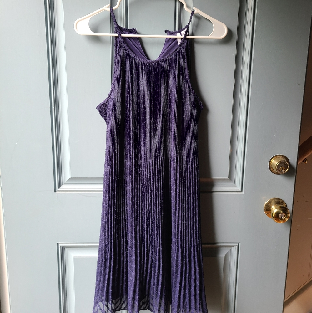 Elle pleated dress size small